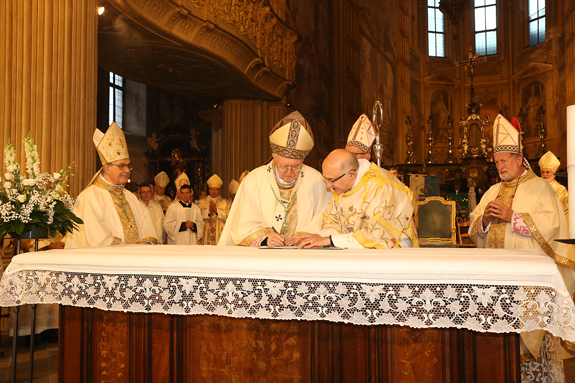 Monsignor Marco Prastaro Vescovo di Asti_443.jpg